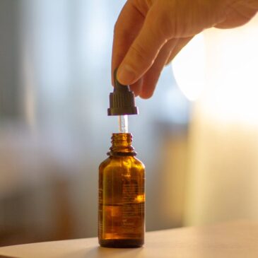 Spiruline et huile de jojoba : un duo efficace pour hydrater le cuir chevelu sec